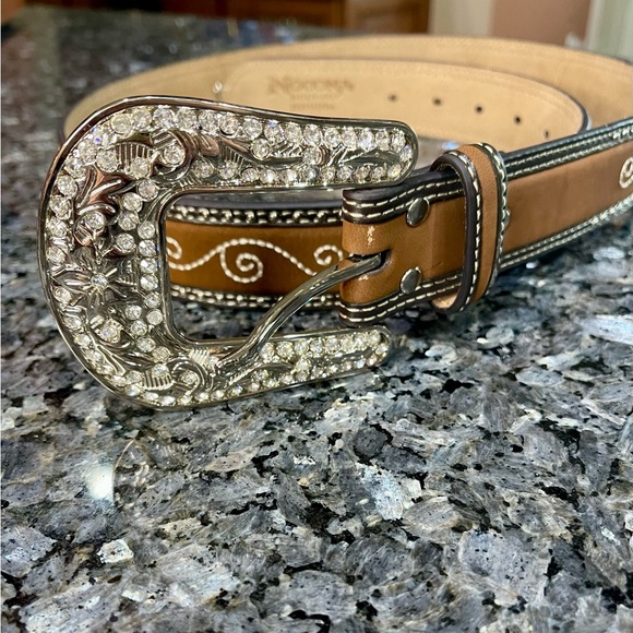Nocona Brown Western Belt with Ornate Silver Studded Buckle XL NWT - Picture 2 of 8